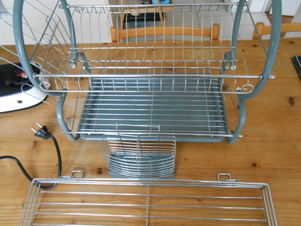 Egouttoirs à vaisselle, à couvert et petite étagère en inox, Ophalen, Gebruikt, Koffiepads en cups