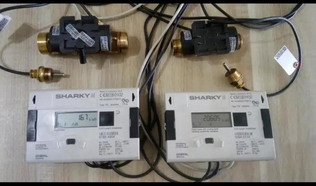 2 Sharky 775 ultrasone energiemeters, compleet met co, Ophalen, Zo goed als nieuw