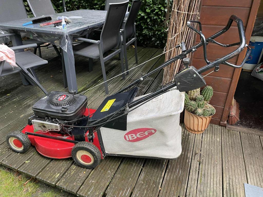 Grasmaaier, Ophalen, Cirkelmaaier, Gebruikt, Benzine-grasmaaier