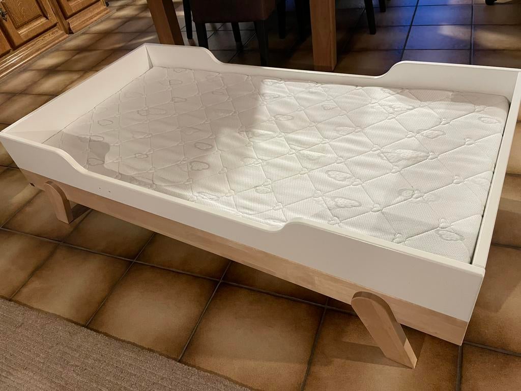 Kinderbed LIVETIME , laag model., Ophalen, 70 tot 85 cm, 140 tot 160 cm, Zo goed als nieuw