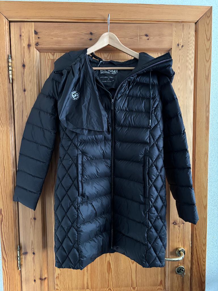 MICHAEL KORS zwarte donsjas met kap/Medium nieuw, Ophalen of Verzenden
