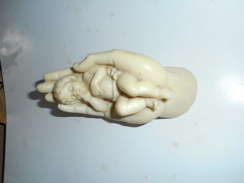 Vintage beeldje baby in Gods hand, Enlèvement ou Envoi, Comme neuf, Religion