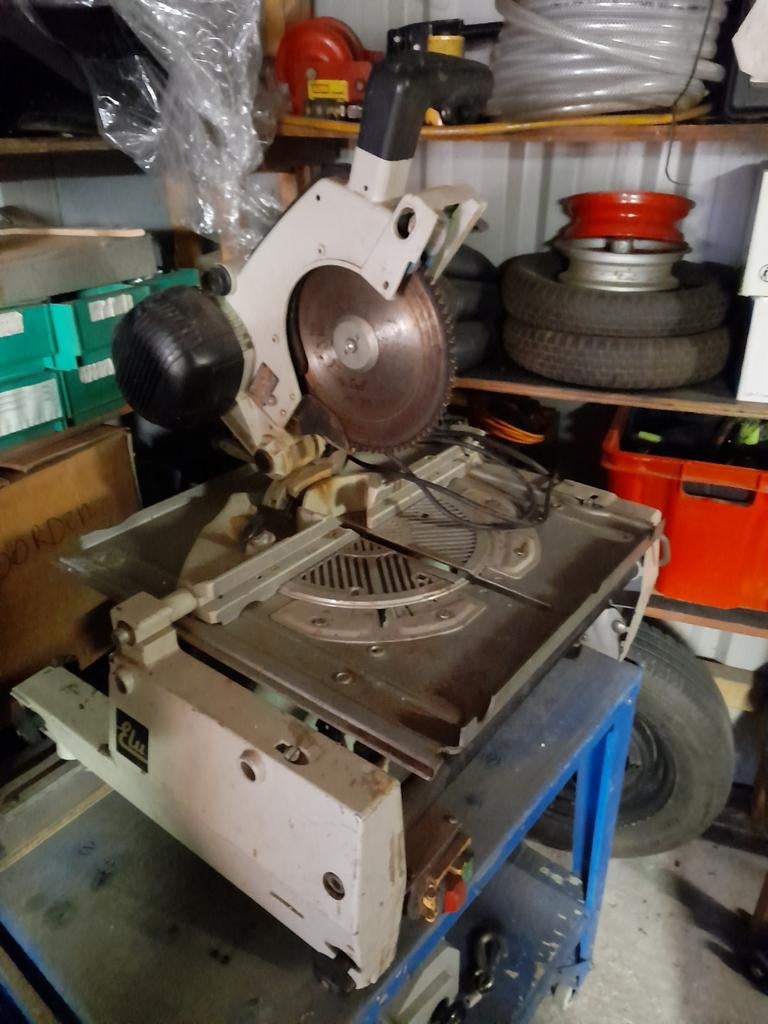 Verstek zaag voor hout, Doe-het-zelf en Bouw, Gereedschap | Zaagmachines, Ophalen