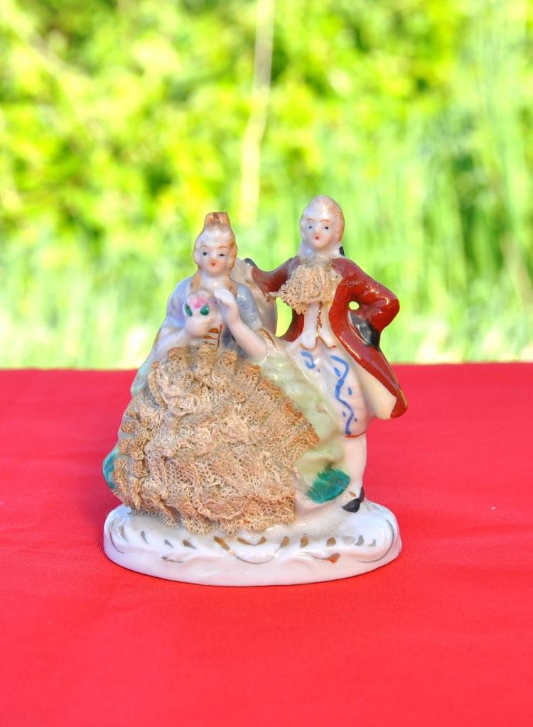 couple marquis et marquise porcelaine et dentelle, Enlèvement ou Envoi