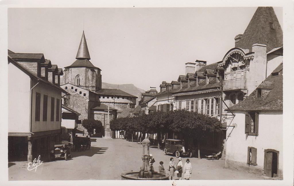 FRANCE - Saint-Savin : Place du Trey, Envoi, Non affranchie, France