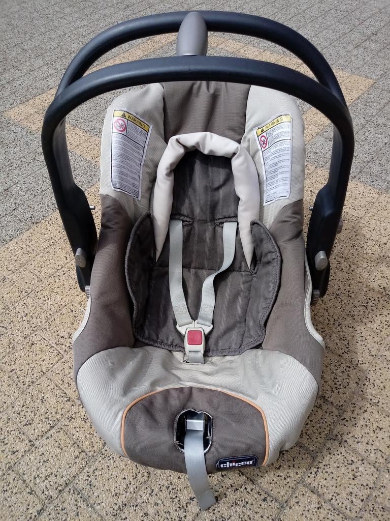 Siège bébé CHICCO avec coussin réducteur et ceintures, Enlèvement ou Envoi, Comme neuf, Chicco