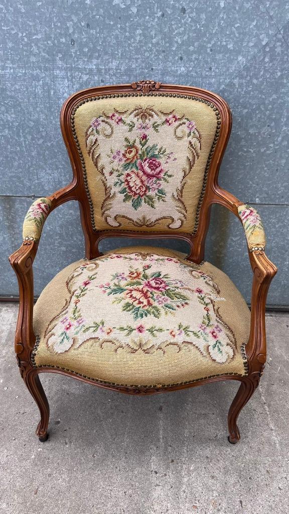 Prachtige antieke Louis XV stijl stoel, Enlèvement