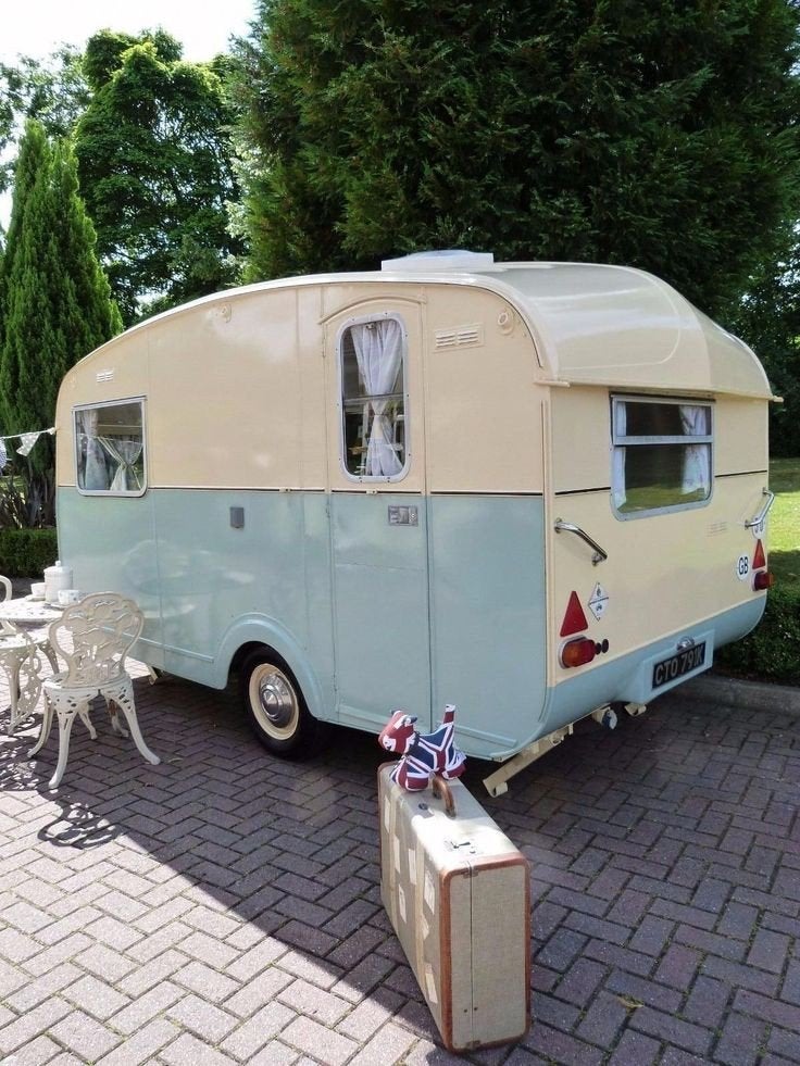 CHERCHE  petite caravane - de 750 kg meme vide !, Particulier