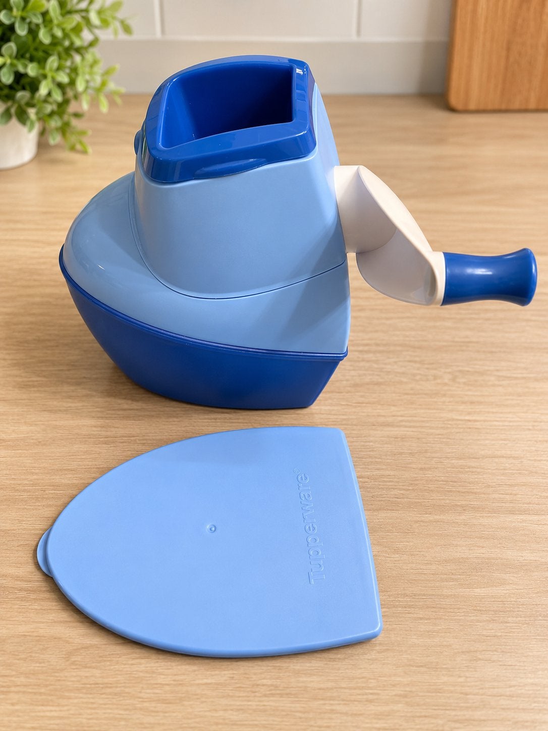Tupperware — Kaasrasp, Ophalen, Blauw, Nieuw, Met deksel