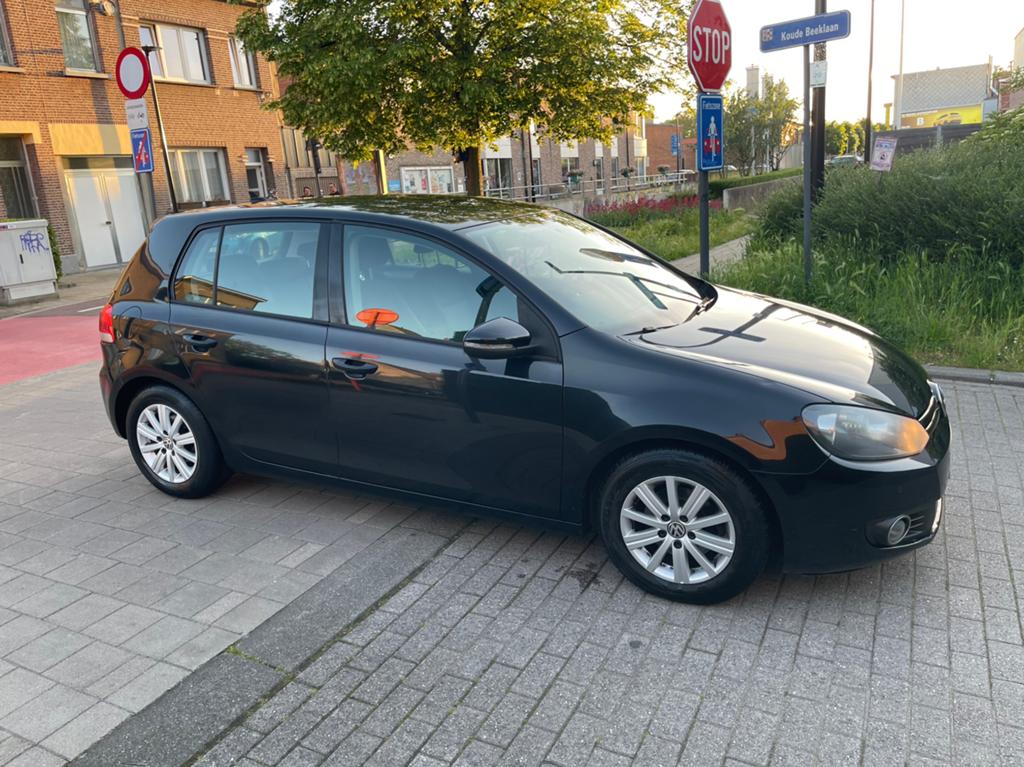 Volkswagen Golf VI 1.6Tdi diesel, Auto's, Volkswagen, Voorwielaandrijving, Euro 5, Stof, Zwart