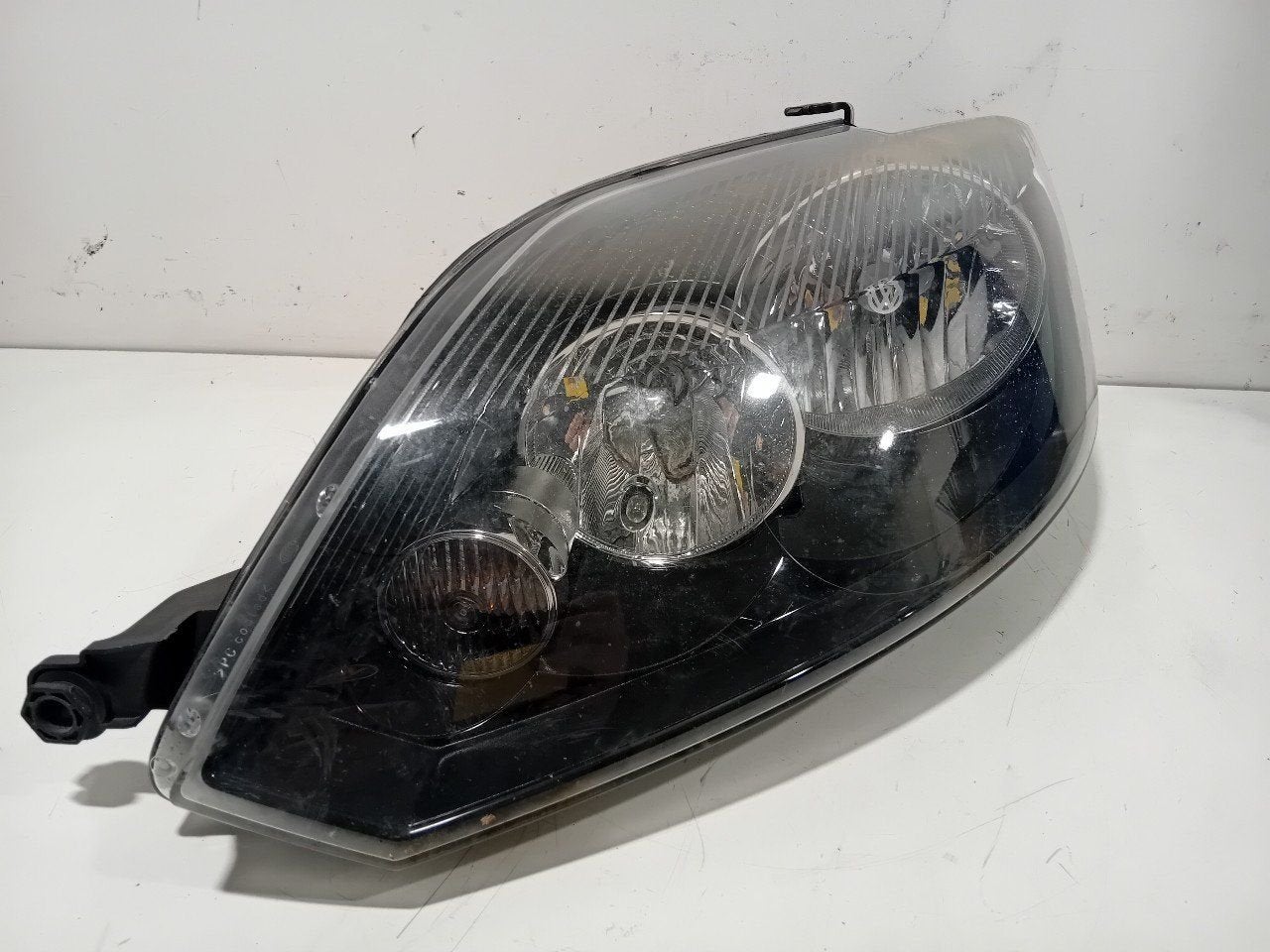 Koplamp links Volkswagen Golf, Auto-onderdelen, Onderdelen@venauto.nl, Van der Ven Autorecycling B.V., Gebruikt, Ettenseweg 76, 4706 PB Roosendaal, The Netherlands