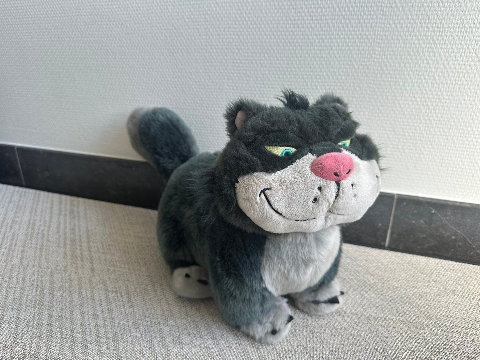 Peluche Disneyland Lucifer (Cendrillon), Enlèvement ou Envoi, Comme neuf, Chat
