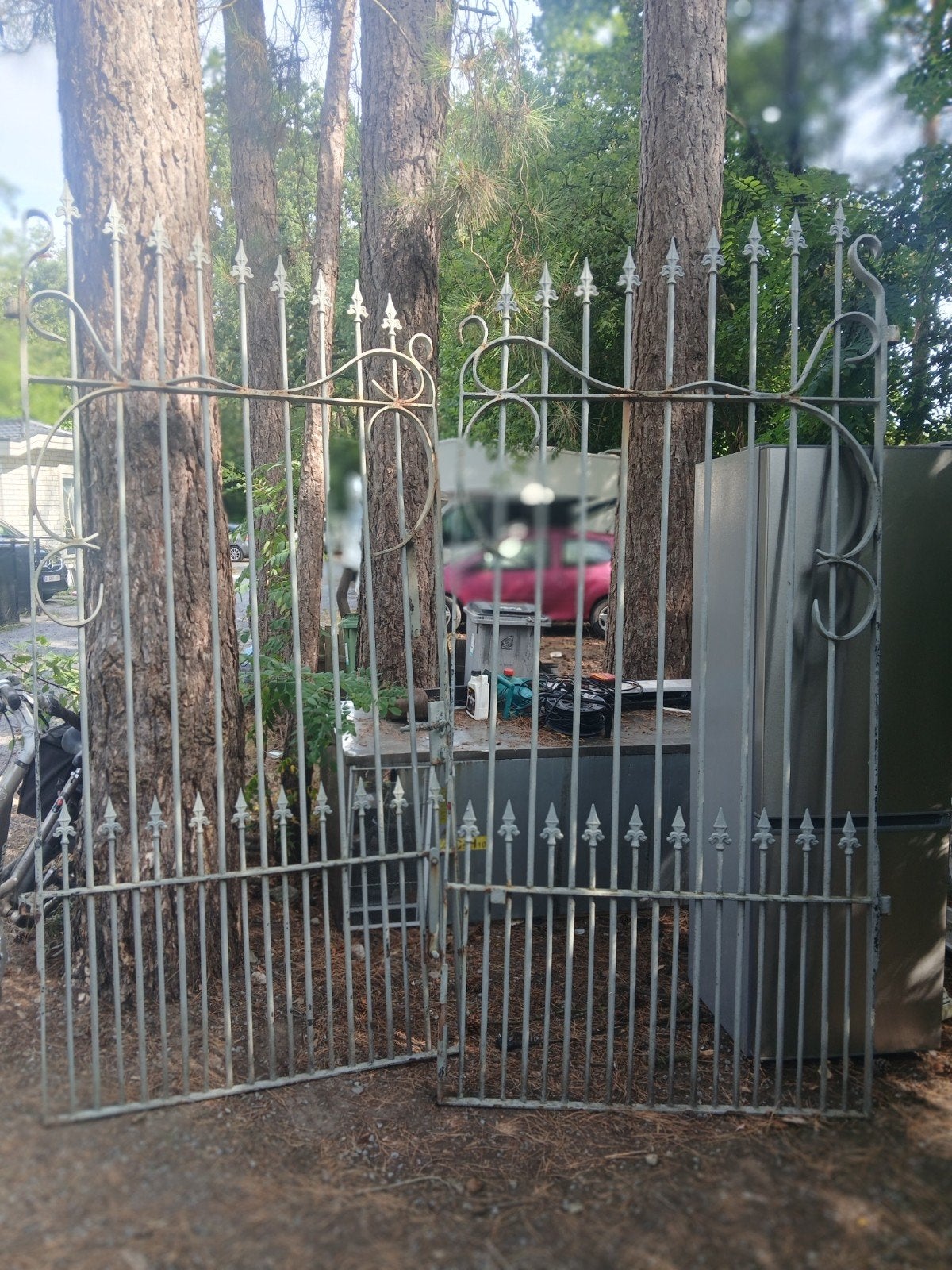 Gietijzer Sierpoort, Enlèvement