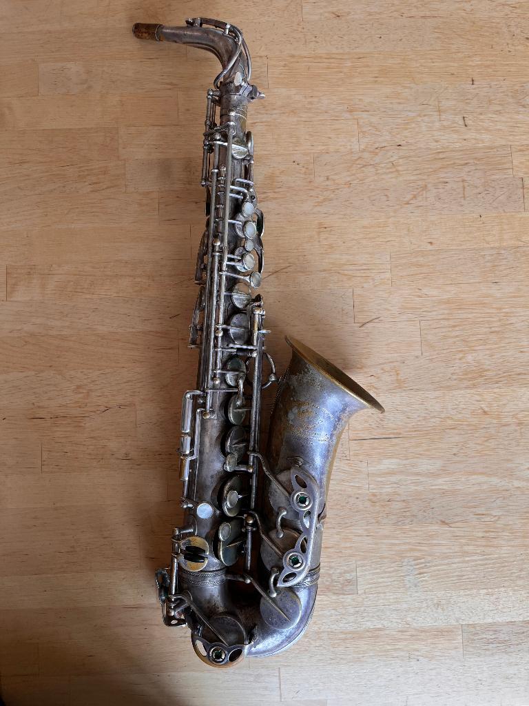 Balanced Action 1942 altsaxofoon, Ophalen, Gebruikt, Alt, Met koffer