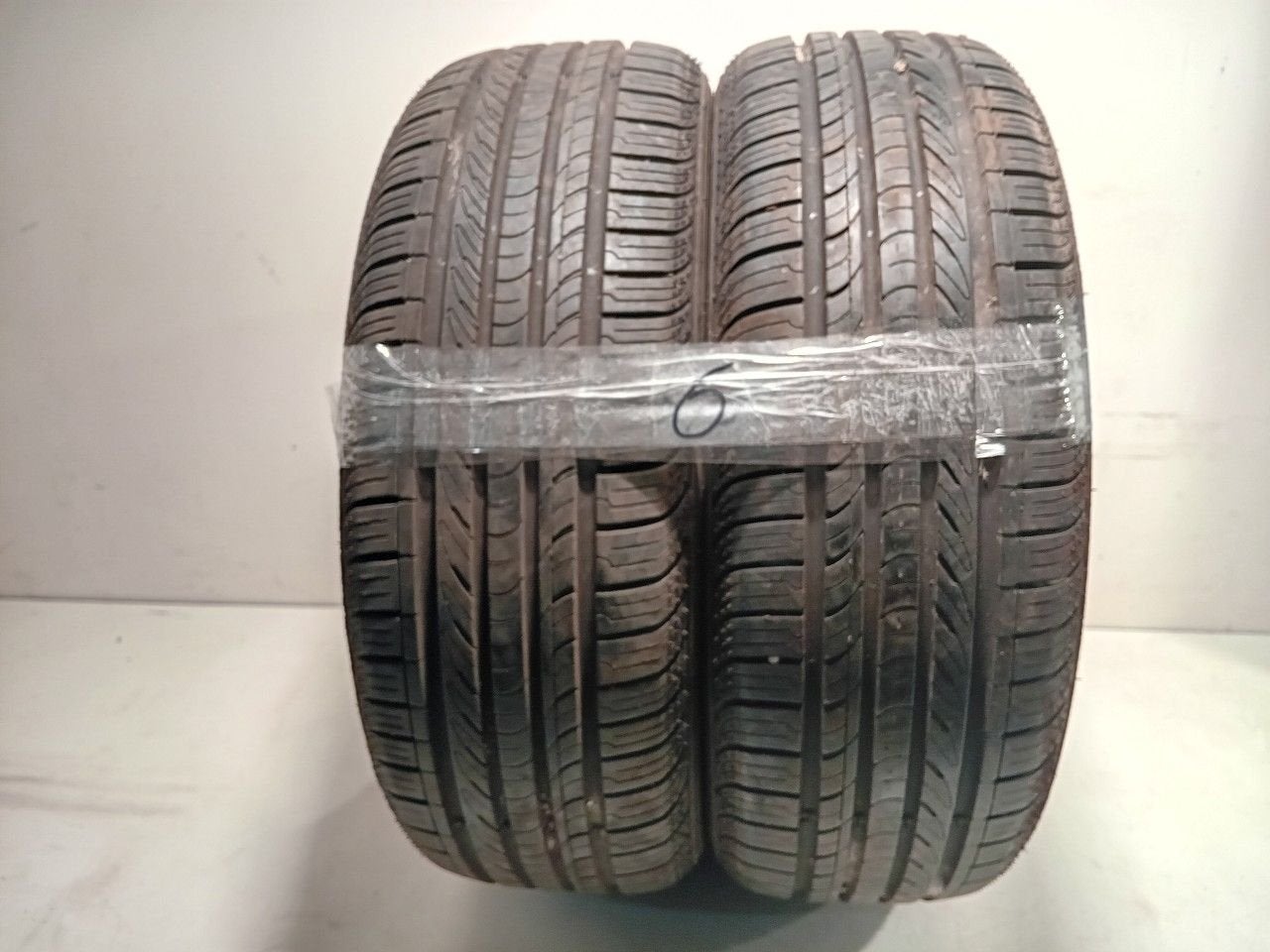 Bandenset 2 stuks Zomer 195 55 R15, Van der Ven Autorecycling B.V., Ettenseweg 76, 4706 PB Roosendaal, The Netherlands, Enlèvement ou Envoi
