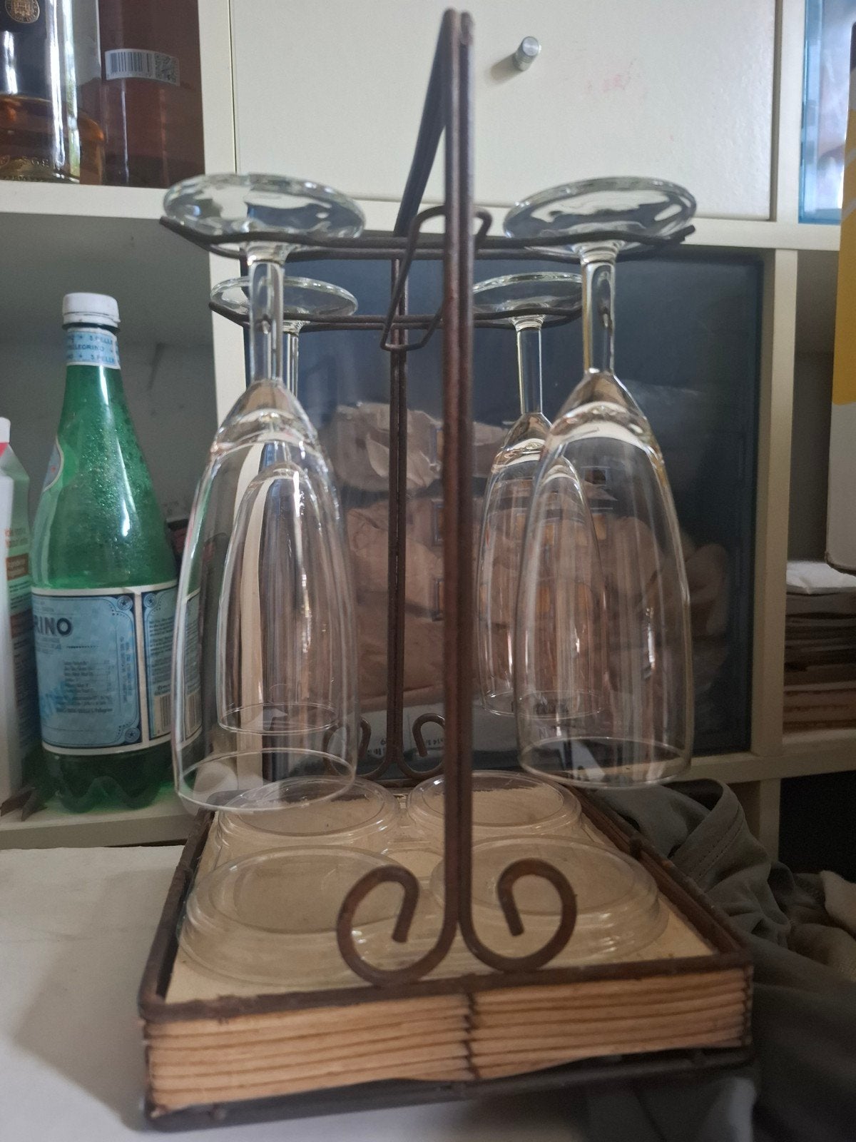 cava glazen , smeedwerk metalen hangertje vintage, Huis en Inrichting, Woonaccessoires | Stolpen, Ophalen