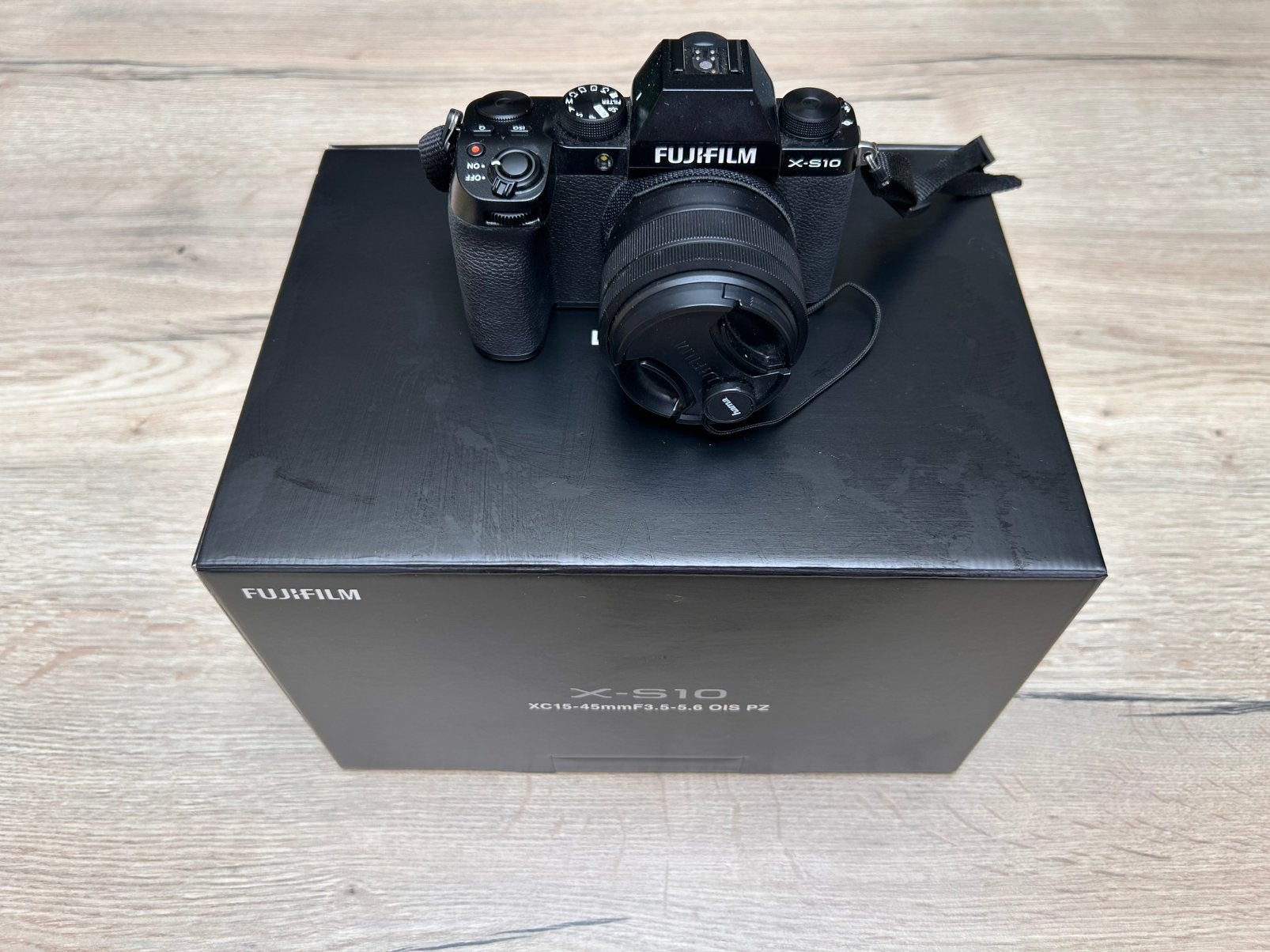 Fujifilm X-S10 + XC 15-45mm F/3.5-5.6 OIS PZ Zwart, Audio, Tv en Foto, Fotocamera's Digitaal, Zo goed als nieuw, Ophalen
