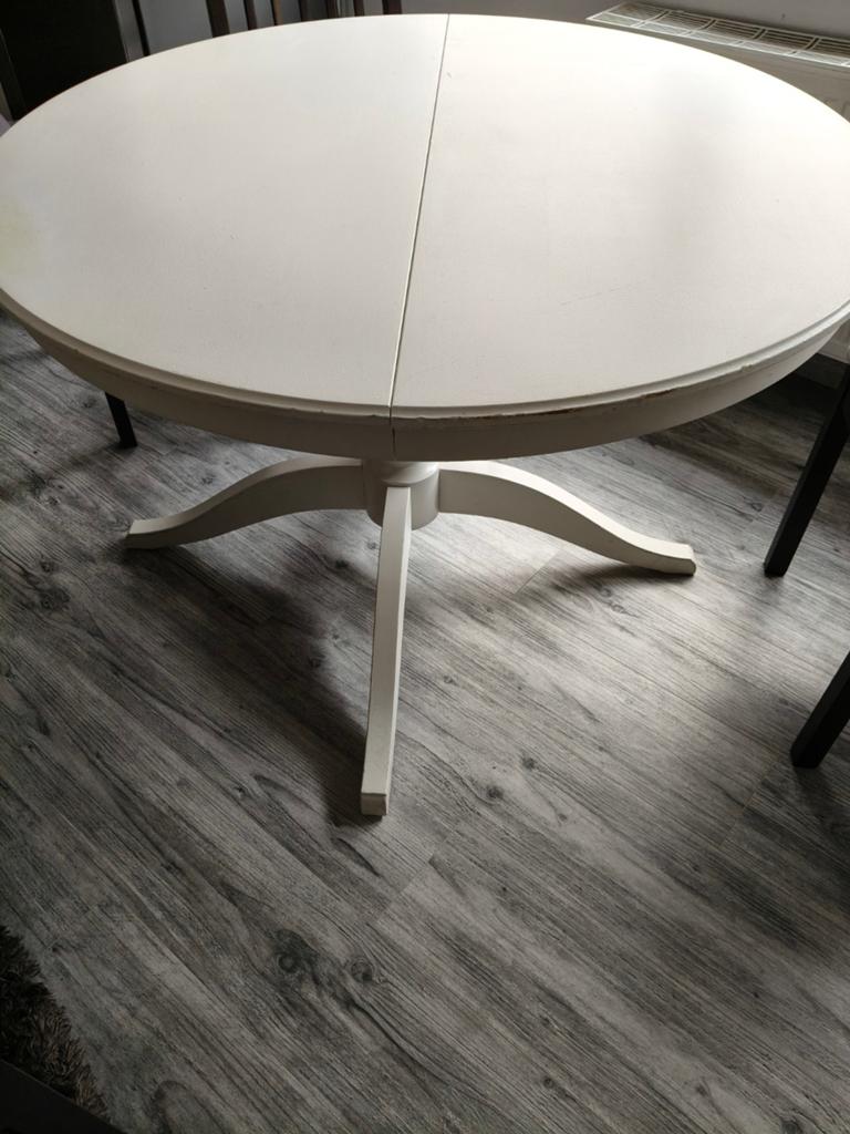 La table ronde Ikea, Maison & Meubles