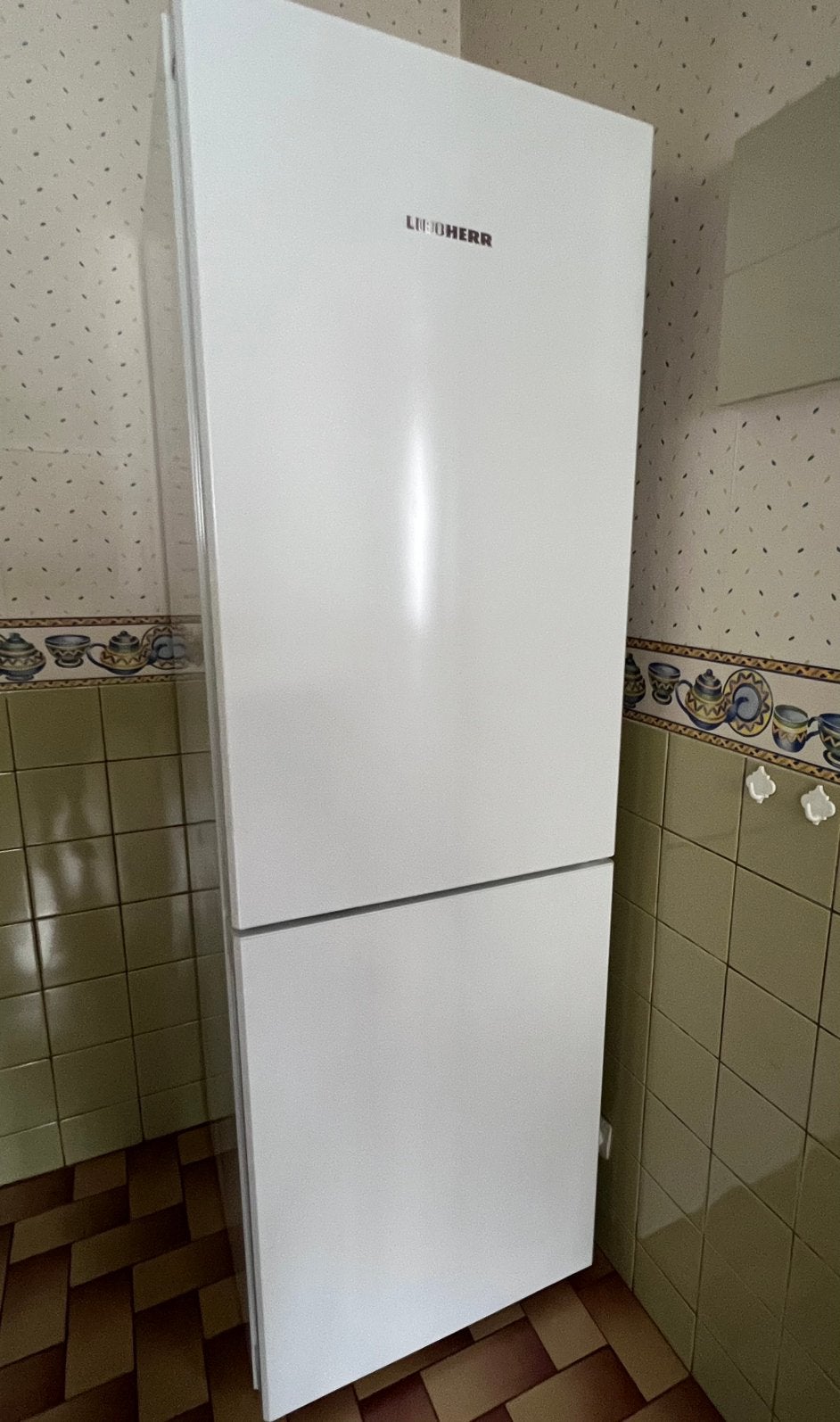 Koelkast-Diepvries combinatie – NoFrost – Liebherr, Elektronische apparatuur, Ophalen, 200 liter of meer, Met aparte vriezer, 160 cm of meer