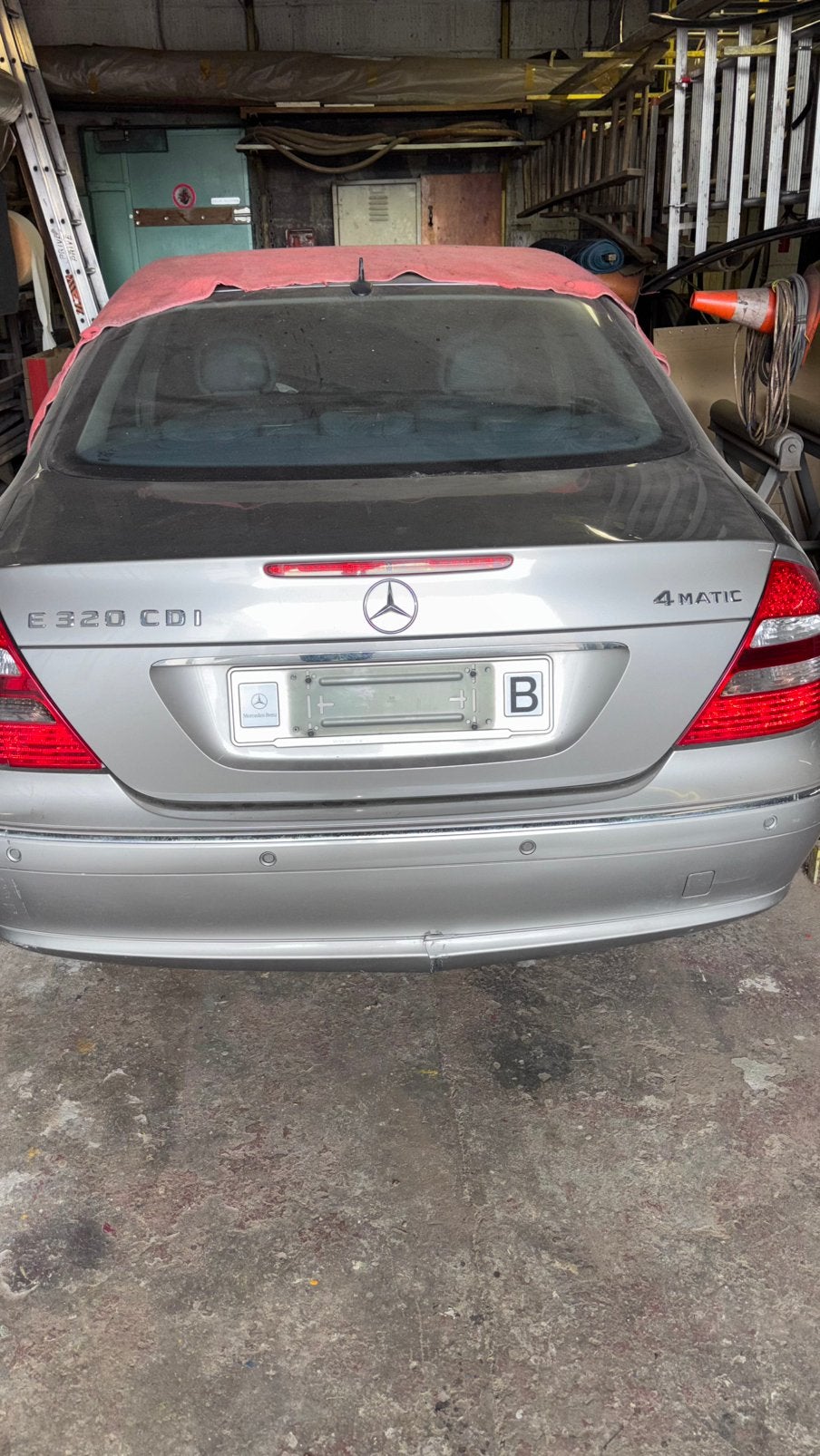 Mercedes E320 cdi, Autos, Mercedes-Benz, Cuir, Argent ou Gris, Achat, Beige