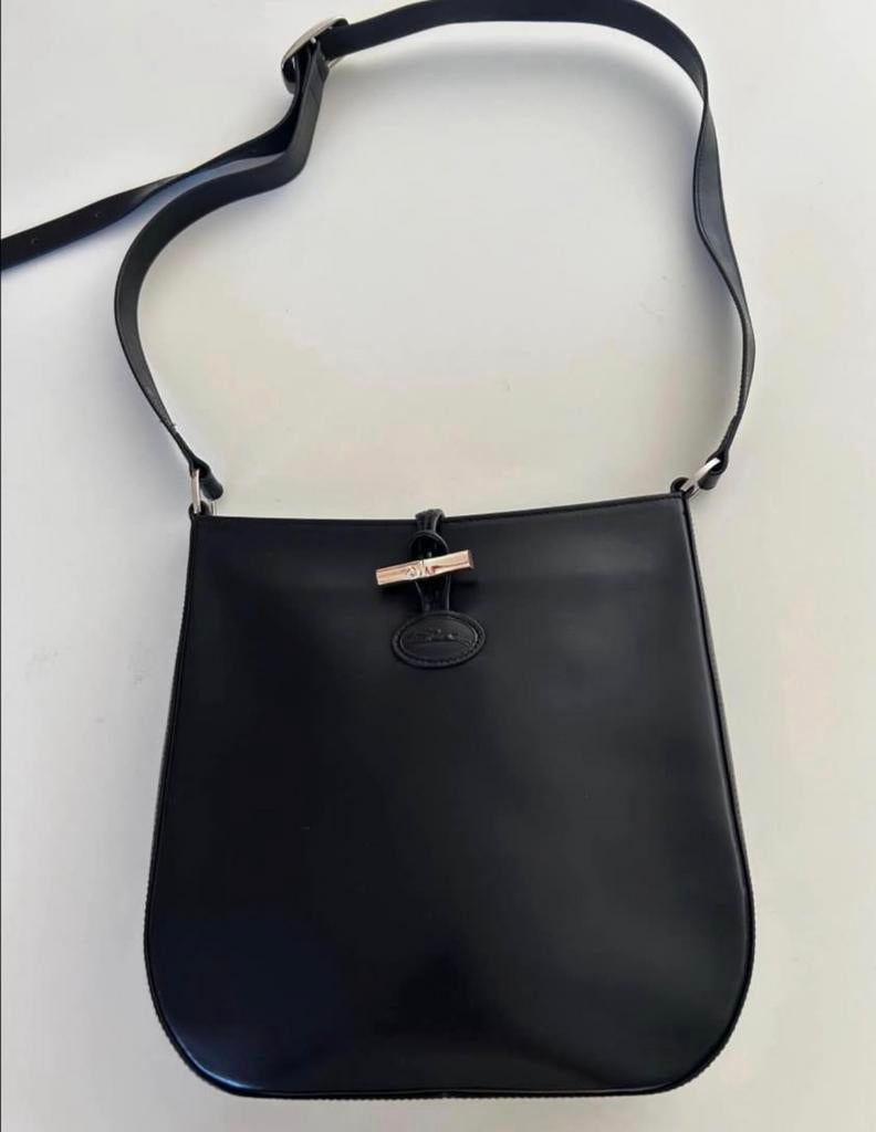 Sac Longchamps modele Roseau noir état impeccable, Bijoux, Sacs & Beauté, Sacs | Sacs à bandoulière, Noir, Cuir, Enlèvement