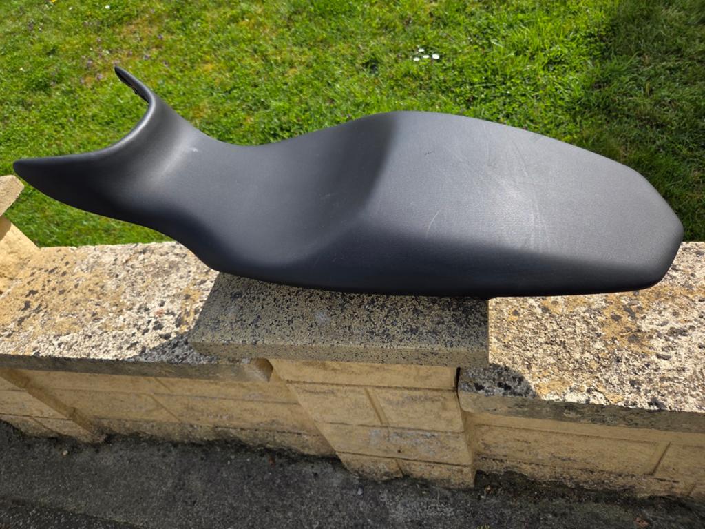 vends selle basse pour moto BMW F800GT/ F800GS, Enlèvement ou Envoi