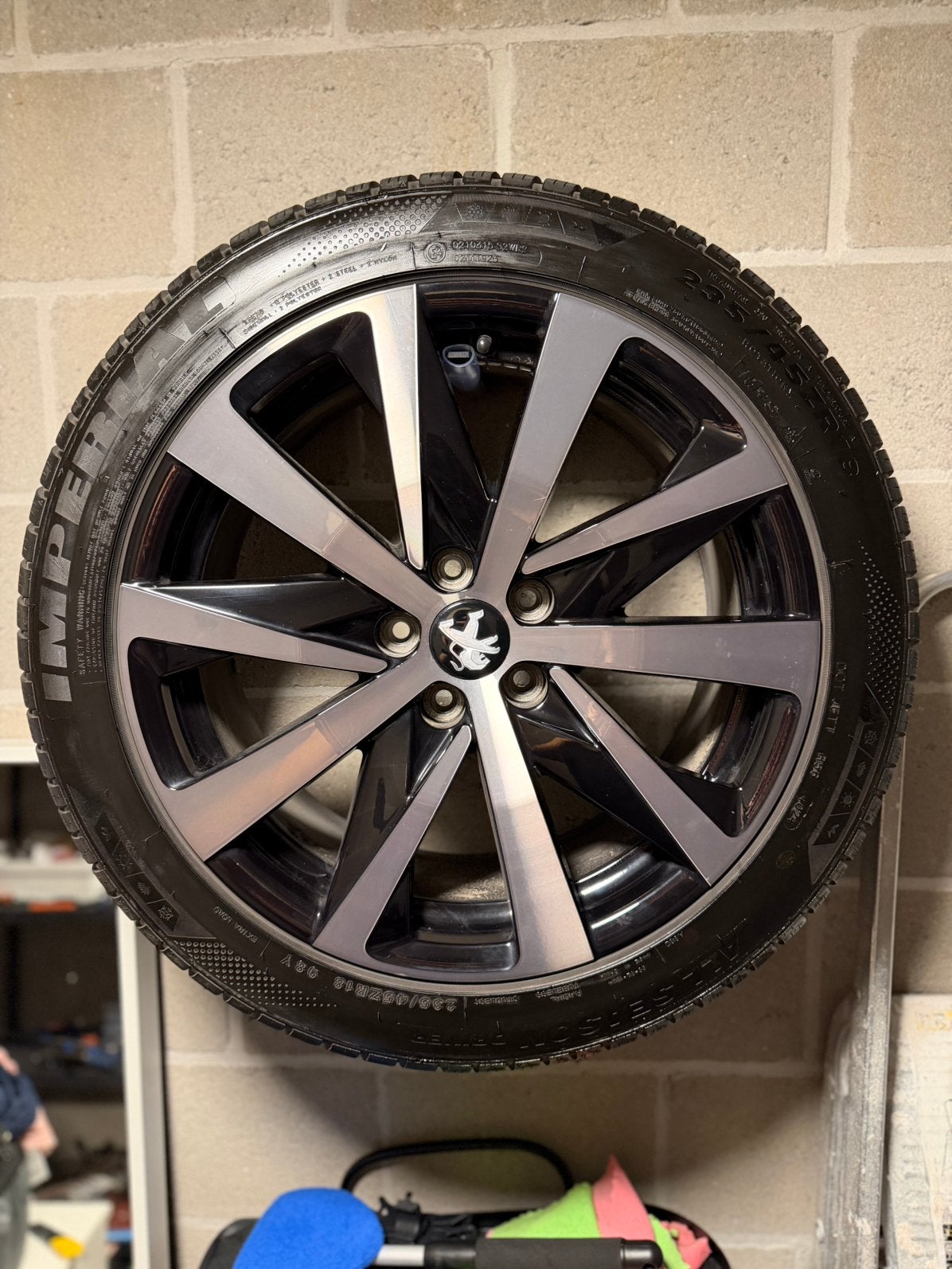 Peugeot Velgen met Banden 235/45/18, Pneus et Jantes, 4 Saisons, 18 pouces, Enlèvement
