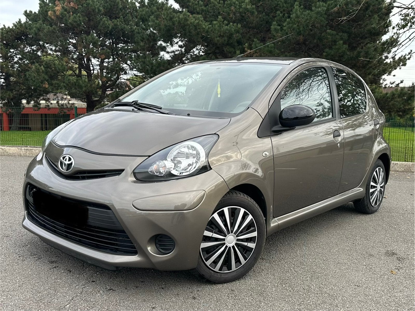 TOYOTA AYGO - 1.0 VVT-i - 2014 - 5 PORTES, Autos, Achat, 50 kW, Entretenue par le concessionnaire, Noir