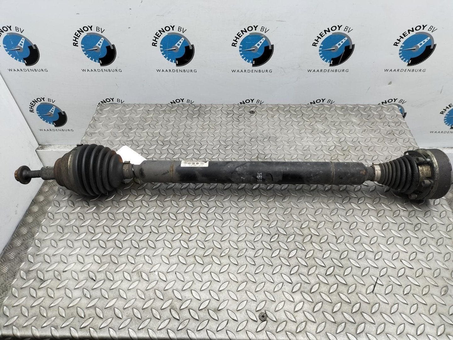 VOLKSWAGEN PASSAT B7 365 BlueMotion AANDRIJFAS R 2013, Ophalen of Verzenden, Gebruikt, Stiba lid