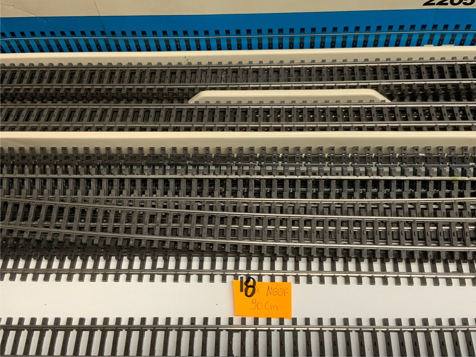 LOT DE RAILS MARKLIN VOIE K ETAT NEUFS ET 2 D OCCASIONS, Enlèvement, Comme neuf, Rails, Lima