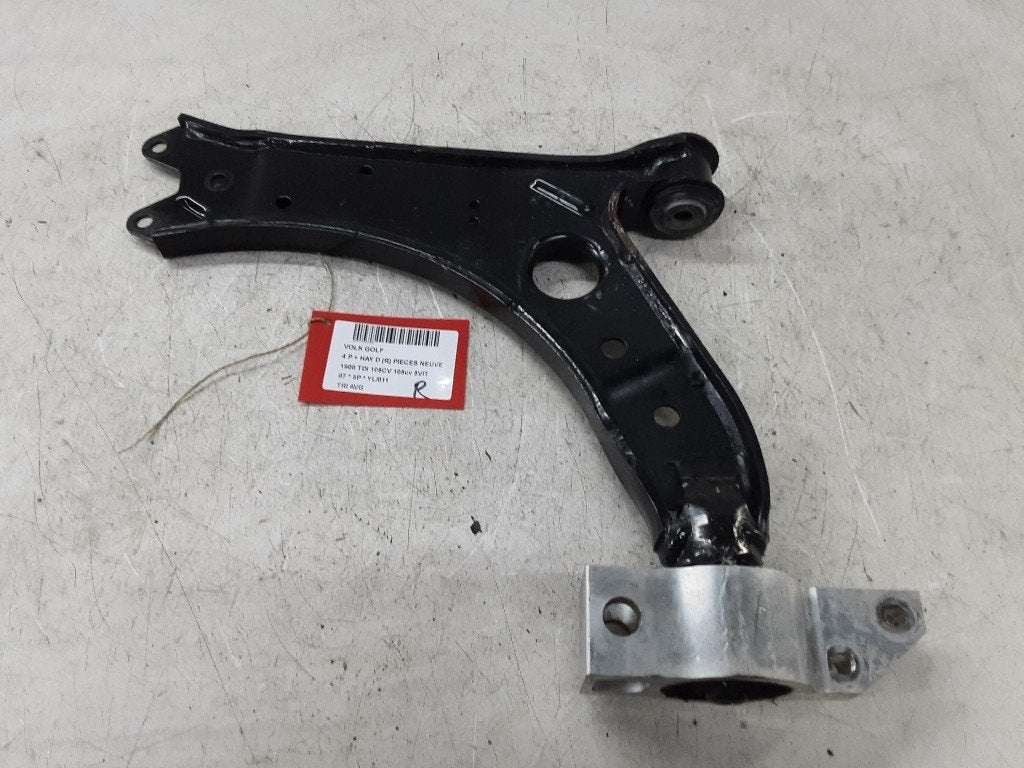 BRAS DE SUSPENSION AVANT GAUCHE (TRIANGLE) Golf V (1K1), Volkswagen, Mevr. I. Hauben, Utilisé, Rue de l'Espoir 34 34
4030  GRIVEGNÉE, BE