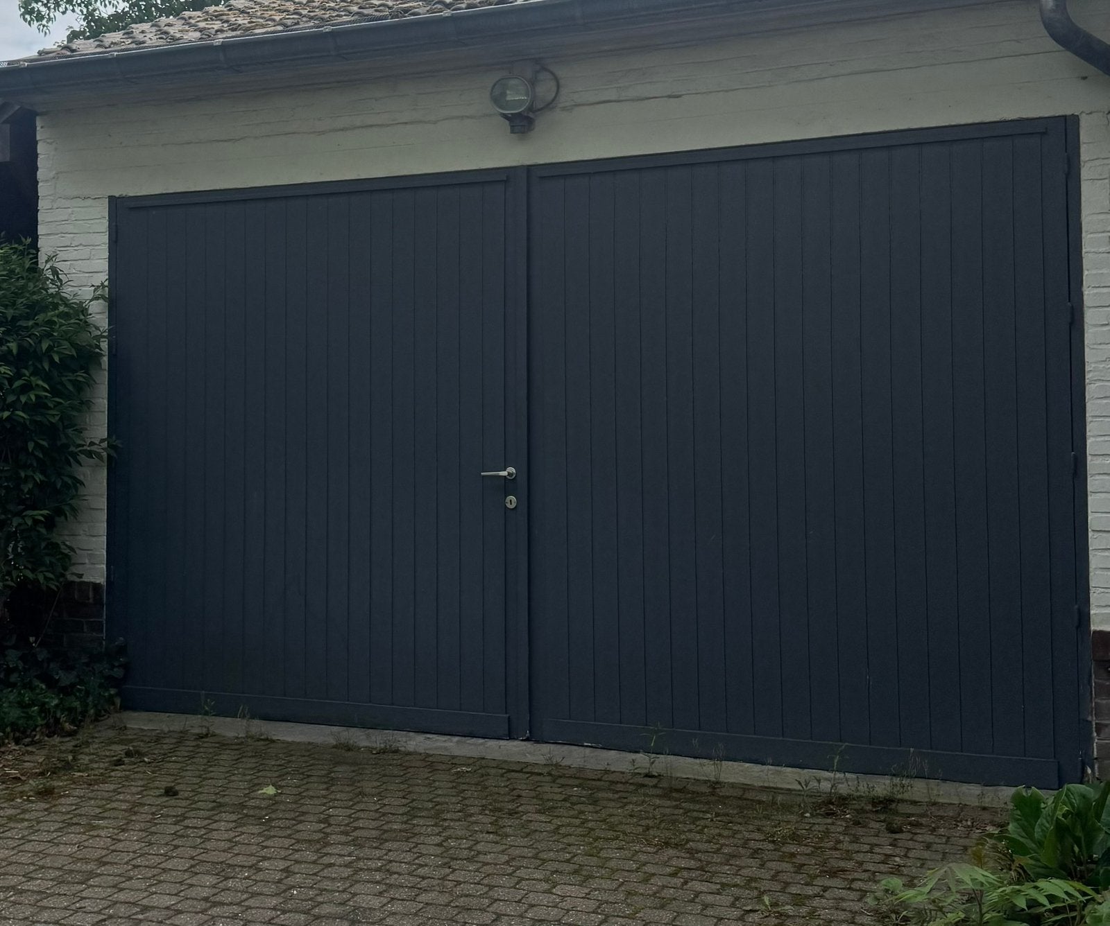 2 houten garagepoorten GRATIS, Ophalen, Zo goed als nieuw, Hout