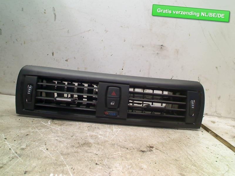 AERATEUR TABLEAU DE BORD CENTRE BMW 1 serie (F20) (9207116), Autos : Pièces & Accessoires, Utilisé, BMW, Petuelring 130
80809  München, DE