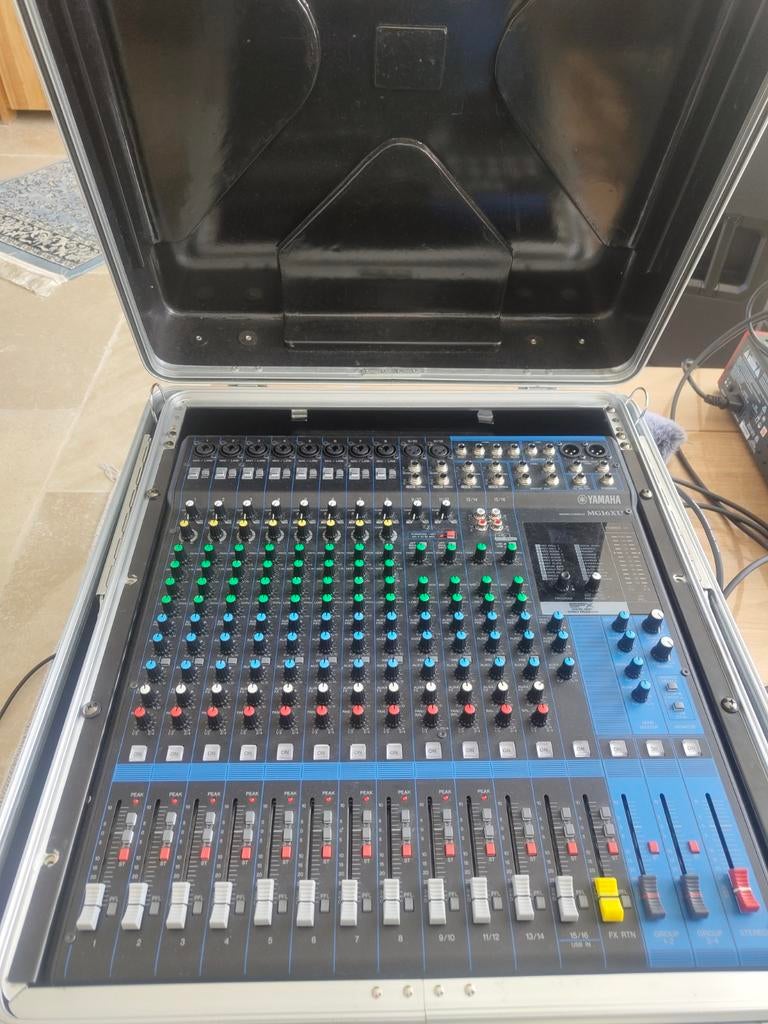 table de mixage Yamaha MG16XU, Musique & Instruments, Tables de mixage, Enlèvement, Comme neuf, 10 à 20 canaux, Entrée micro