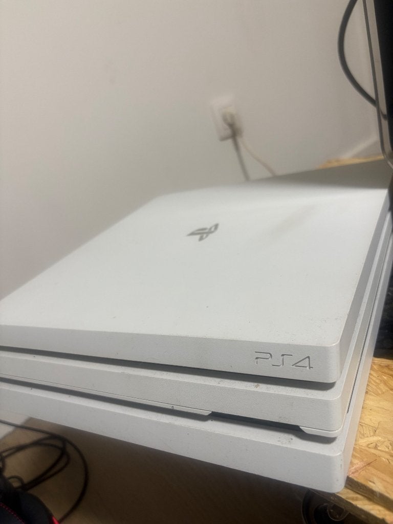 PS4 Pro wit/white 1000gb, Games en Spelcomputers, Spelcomputers | Sony PlayStation 4, Ophalen, Zo goed als nieuw, 1 TB, Met 1 controller