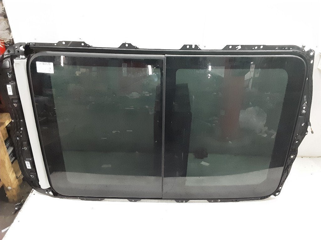 TOIT OUVRANT Golf VII Variant (AUVV) (5G9877041CGC3), Volkswagen, Mevr. I. Hauben, Utilisé, Rue de l'Espoir 34 34
4030  GRIVEGNÉE, BE