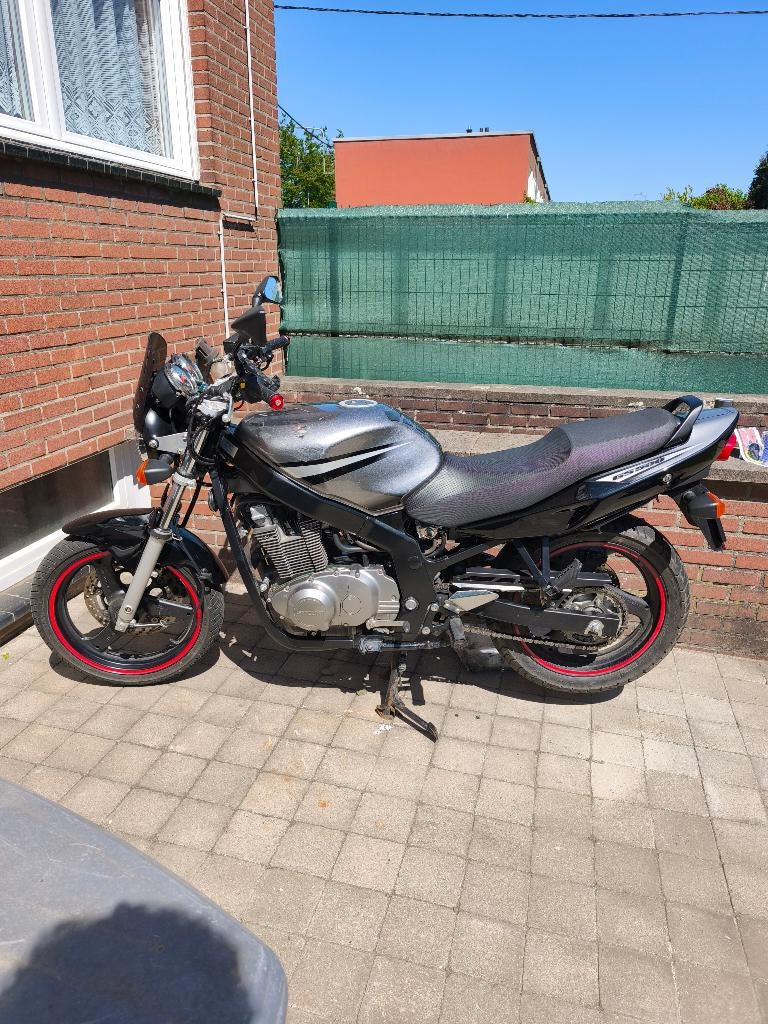 Suzuki gs500, Motos, Motos | Suzuki, Occasion, 2 cylindres, Particulier, Permis Moto A2 minimum
