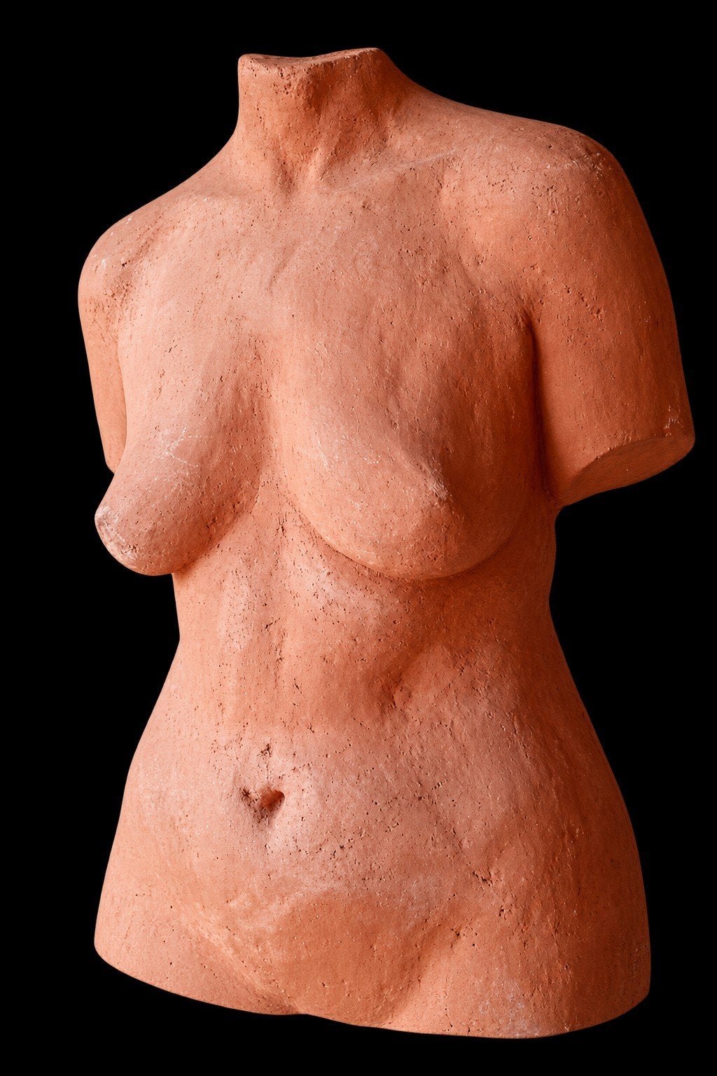 Beeld terra cotta woman, Ophalen