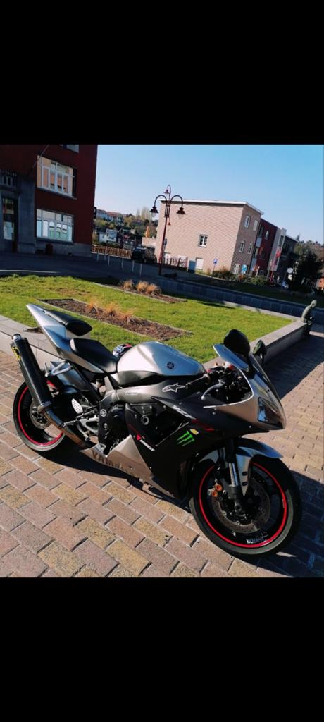 Moto R1, Enlèvement