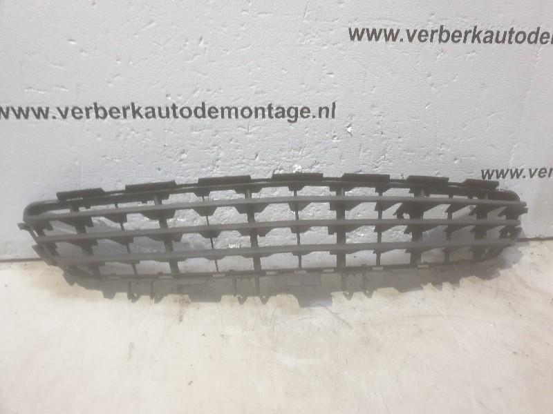 GRILLE in de bumper onder Opel Astra H GTC (L08), Auto-onderdelen, Gebruikt, Opel