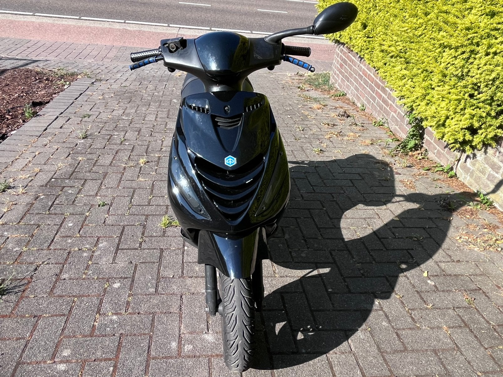 Tekoop: Piaggio zip 4takt euro 2 2016 Matt/glanszwart, Fietsen en Brommers, Ophalen, Gebruikt, Zip, Klasse B (45 km/u)
