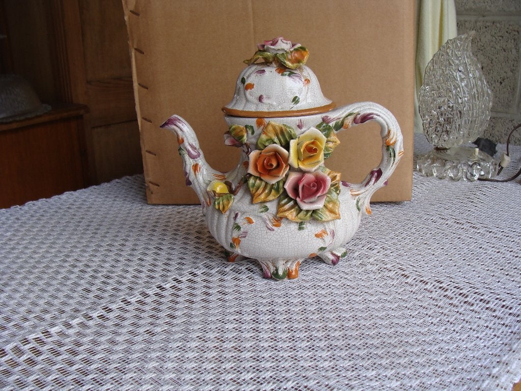 Ancienne cafetière de décoration, signée Bassano, Antiquités & Art, Enlèvement ou Envoi