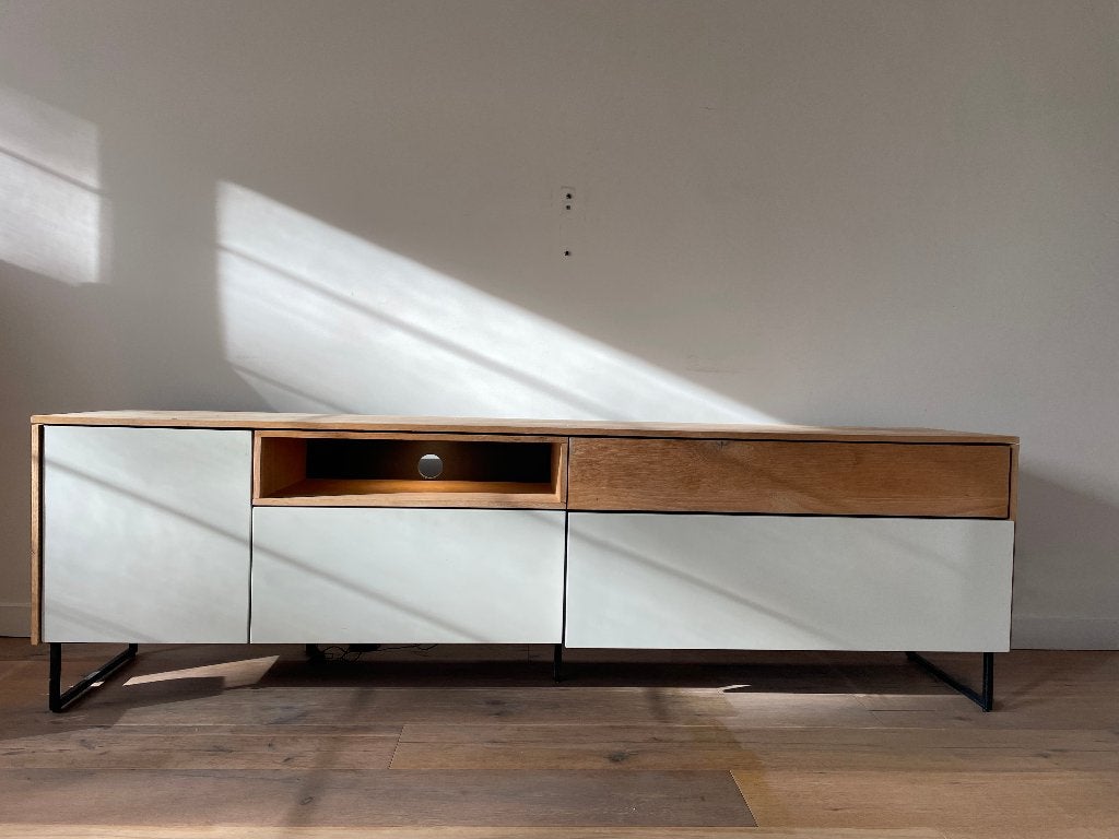 XOOON Lindfield TV-meubel / lowboard 200 cm – goede staat, Zo goed als nieuw, 200 cm of meer, Minder dan 100 cm, Eikenhout