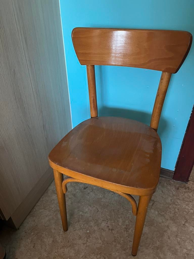 2 houten stoelen te koop 5 euro per stuk, Enlèvement
