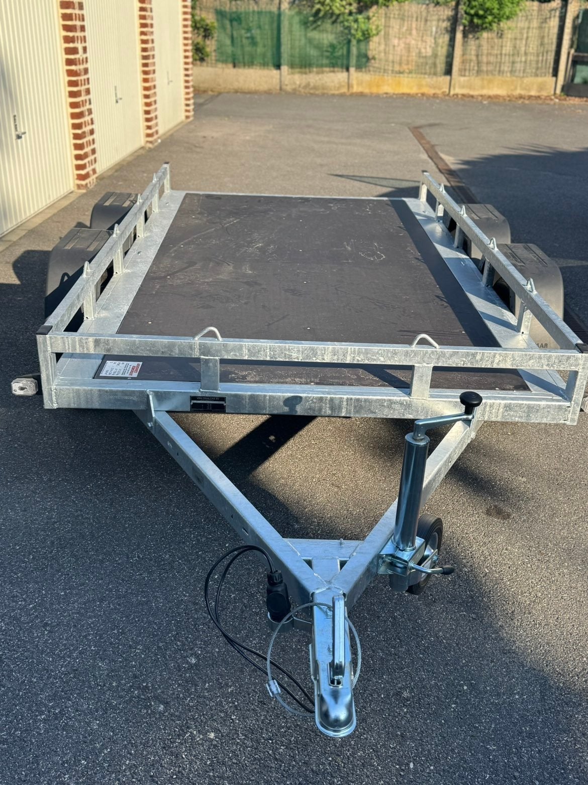 Remorque multi transport double essieux 256/143