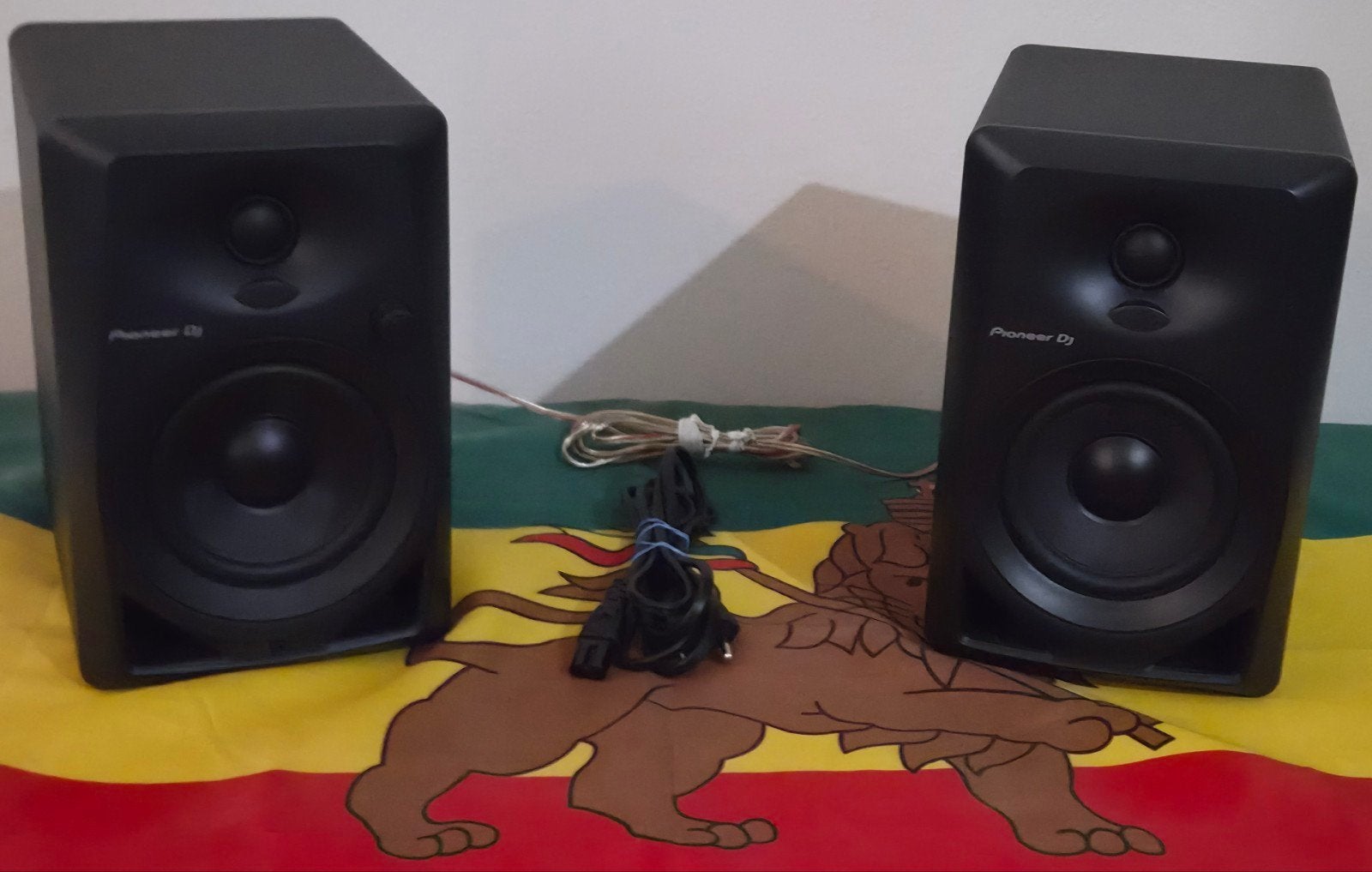 Set de 2 boîtes Pioneer DM-40 noires, TV, Hi-fi & Vidéo, Enceintes, Kit d'enceintes, 60 à 120 watts, Comme neuf, Pioneer