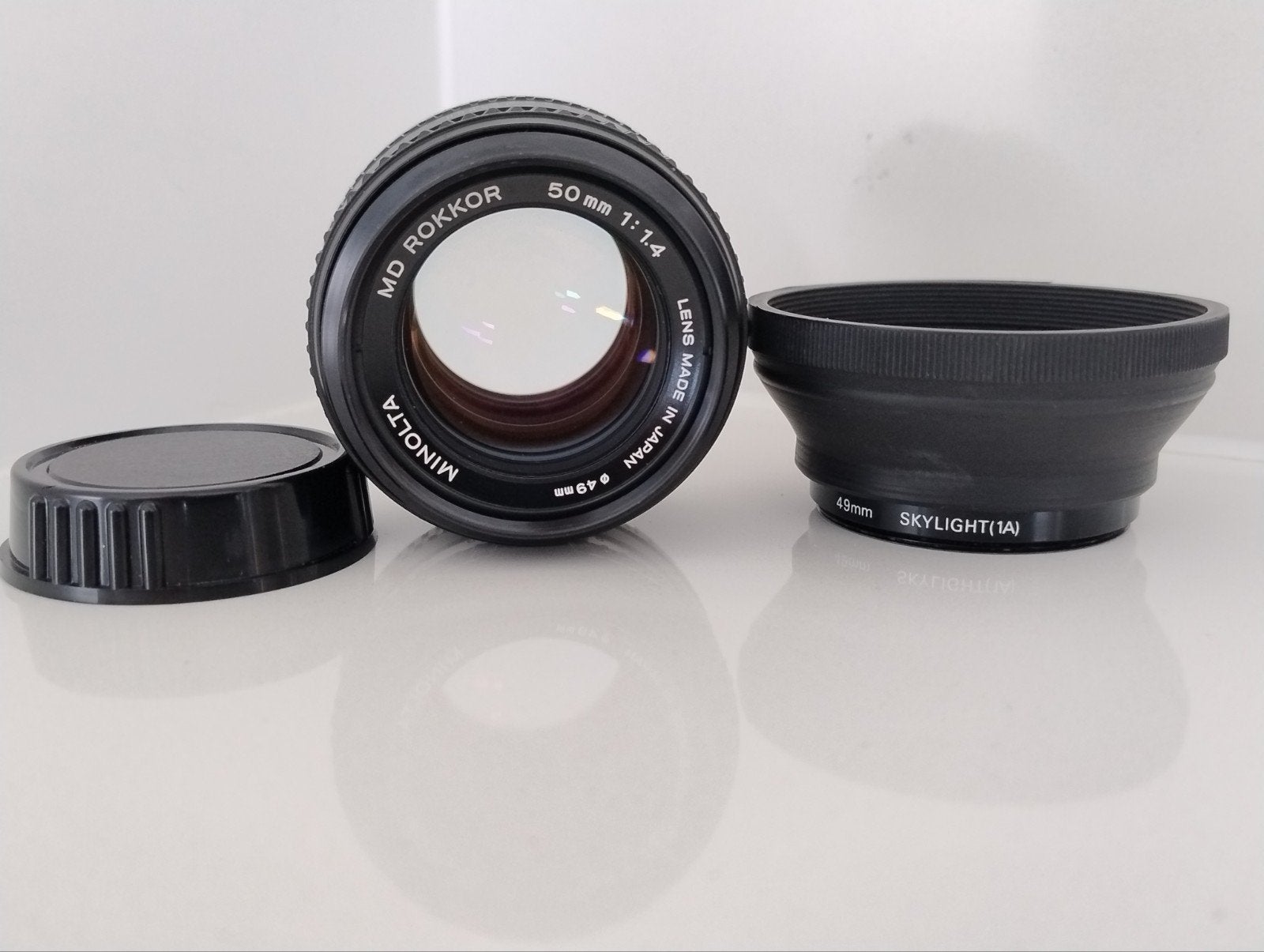 Minolta MD Rokkor 50mm 1:1.4 lens met Skylight en Zonnekap, Audio, Tv en Foto, Ophalen of Verzenden, Standaardlens, 50 mm, Zonnekap