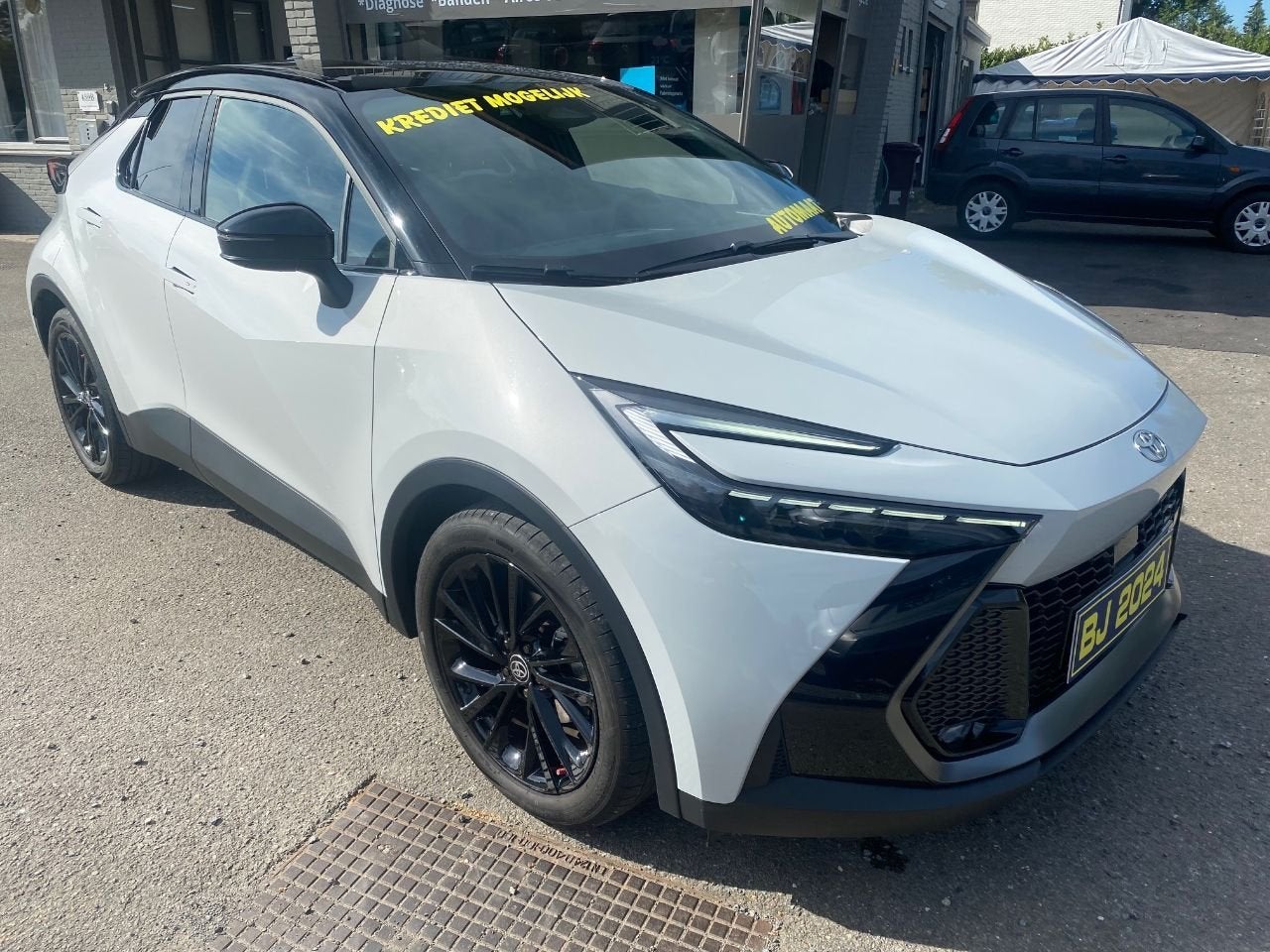 Toyota C-HR Hybrid 2WD GR Sport NIEUW MODEL (bj 2024), Auto's, Gebruikt, 109 g/km, Alcantara, Bedrijf