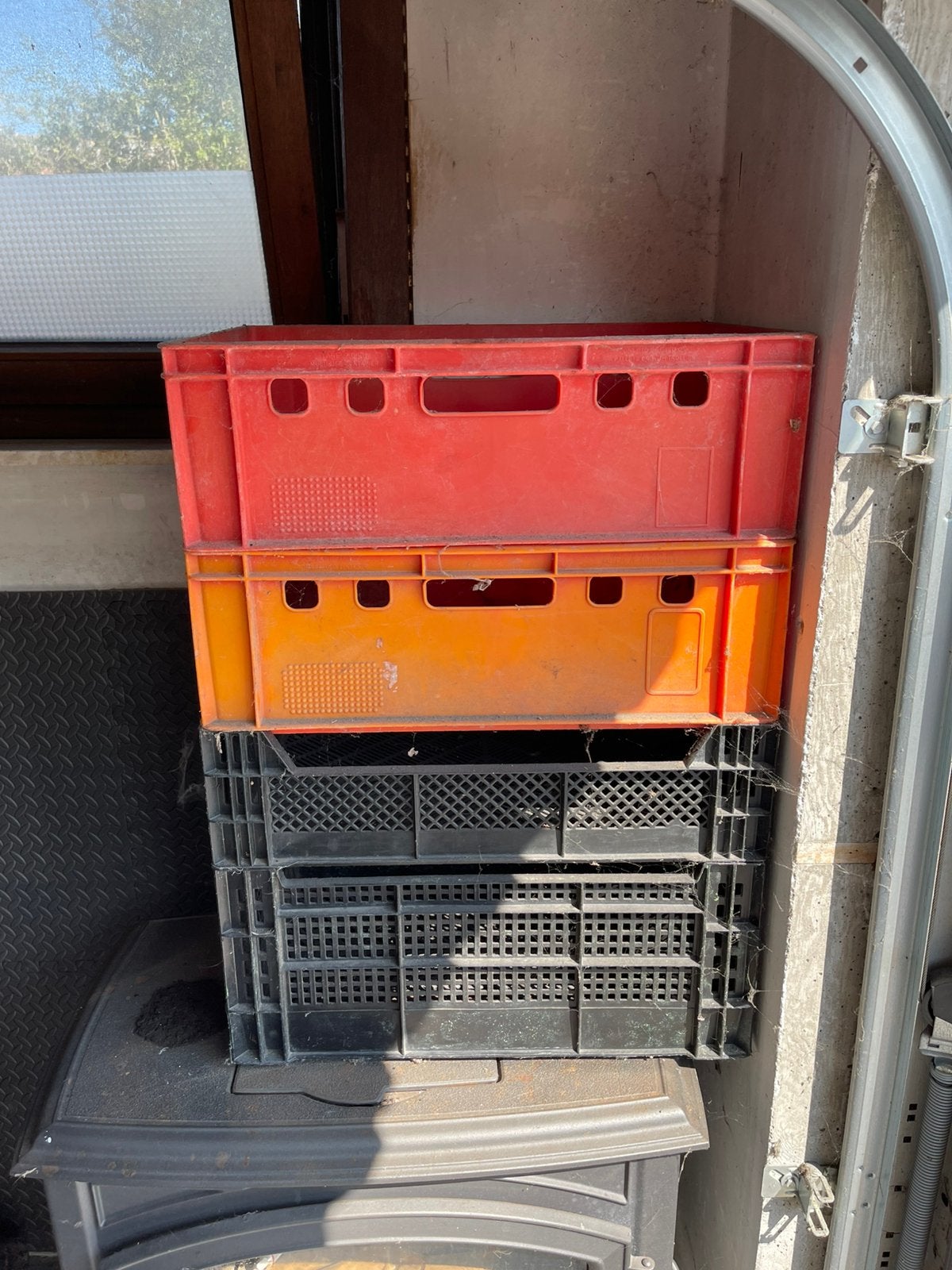 Set van 4 stevige kunststof kratten, Doe-het-zelf en Bouw, Ophalen of Verzenden, Zo goed als nieuw, Krat