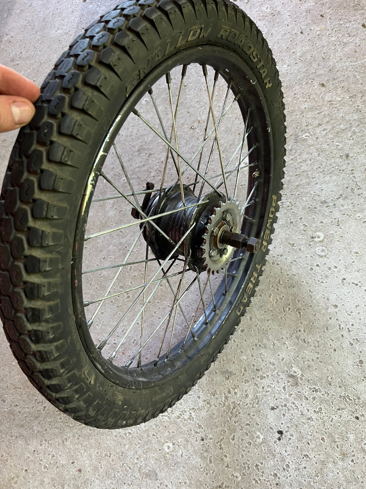 Achterwiel honda amigo novio, Enlèvement